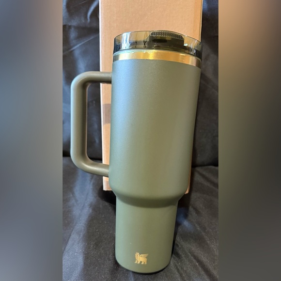 New 40oz Stanley Forest Green with Flip Top Straw - Picture 4 of 6
